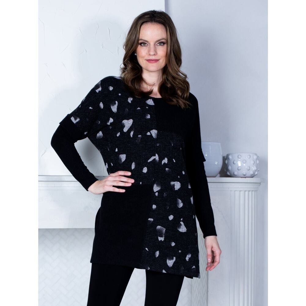 Artex Fashions Women's Size M Black Tunic Sweater Textured Long Sleeve NWT